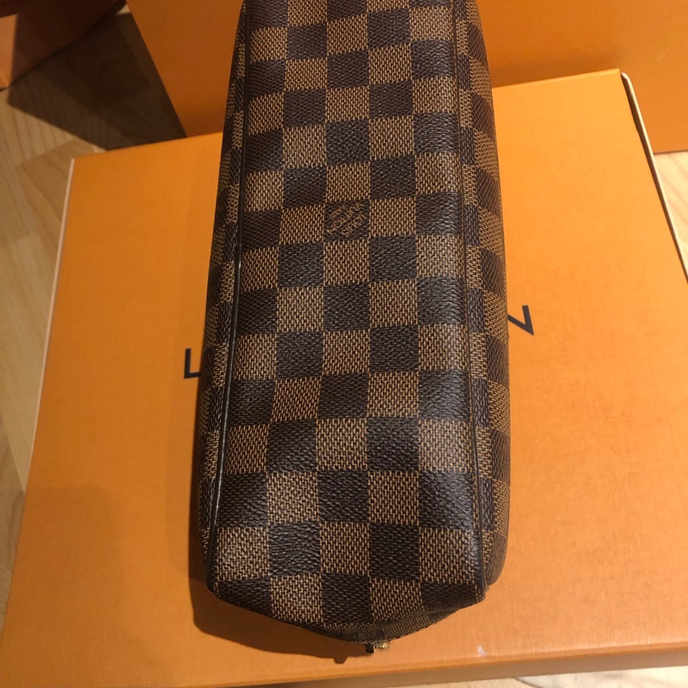 SOLD!!! Louis Vuitton toiletry Damier Ebene bag - Picture 6 of 16